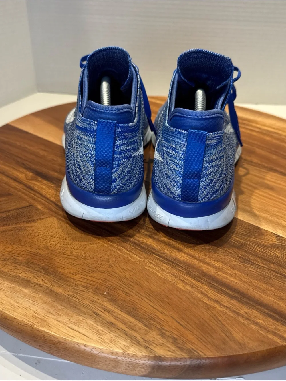 Nike lightweight flyknit